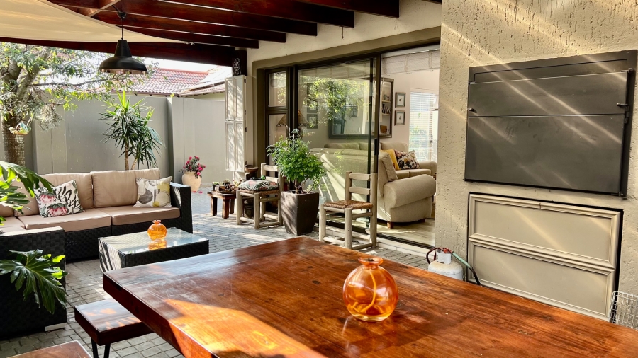 3 Bedroom Property for Sale in Earls Court Lifestyle Estate Western Cape